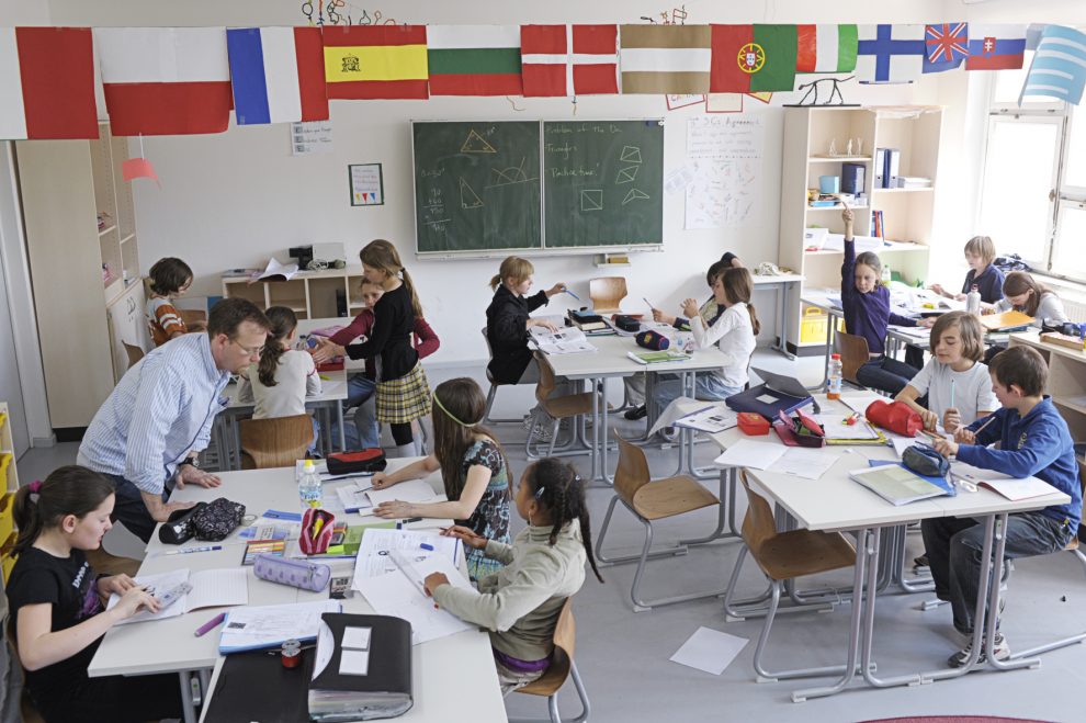 04.05.2009 Deutschland, Berlin, Berlin Metropolitan School, Linienstrasse 122-124,Mathemathikunterricht in der 5. Klasse.-DIGITAL PHOTO.50MB. Copyright:Jens Rötzsch