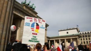 Los QAnon y teorías conspiratorias