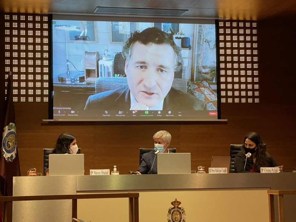 Imagen de la presentación del informe 5 asistentes y presentadores virtuales en el periodismo